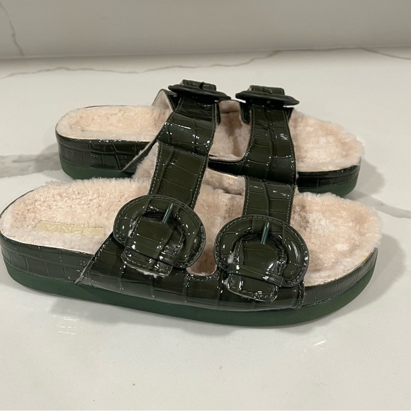 Vince women's Glyn‎ Shearling-Lined Croc-embossed sandals size 8 green leather